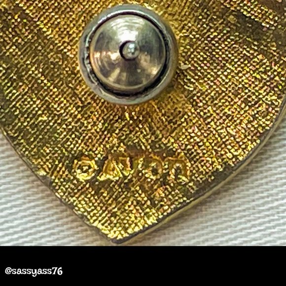 ▪️VTG▪️AVON▪️Gold-Tone Enamel 'Heart of America' Patriotic Flag Pierced Earrings - Picture 3 of 3